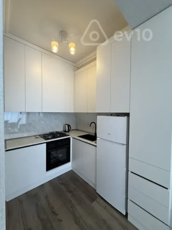 Kirayə verilir 2 otaqlı yeni tikili 60 m²
