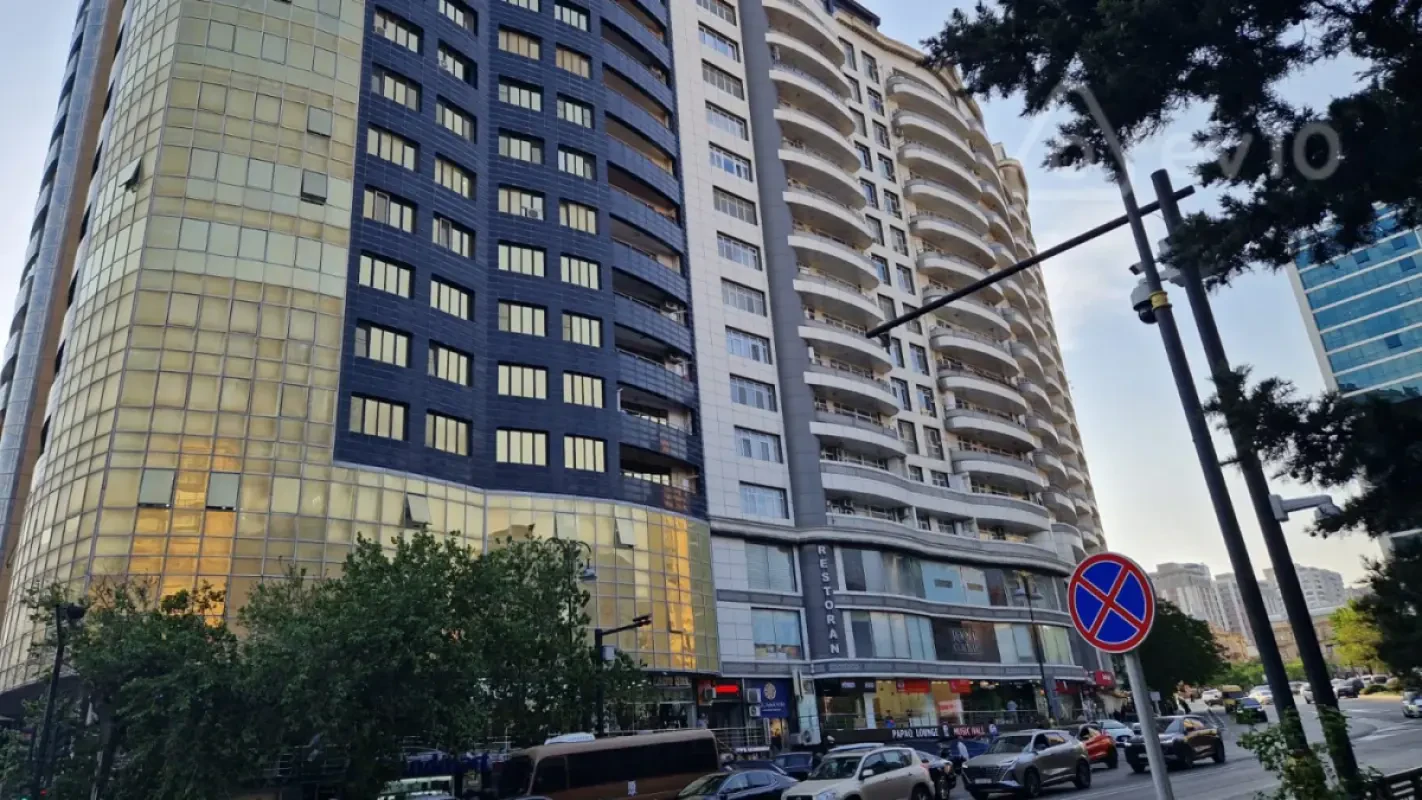 Kirayə verilir 3 otaqlı yeni tikili 117 m²