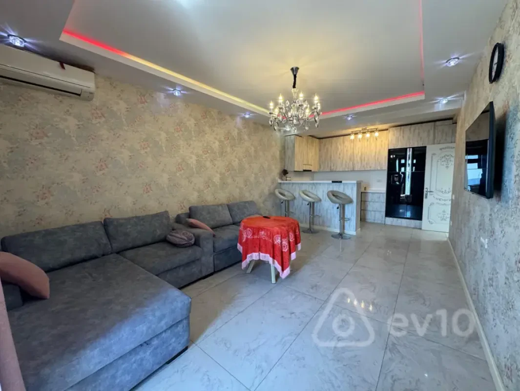 Kirayə verilir 3 otaqlı yeni tikili 90 m²