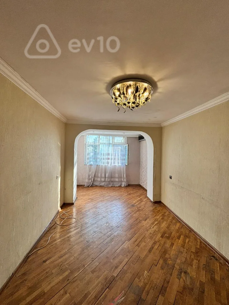 Kirayə verilir 2 otaqlı köhnə tikili 50 m²