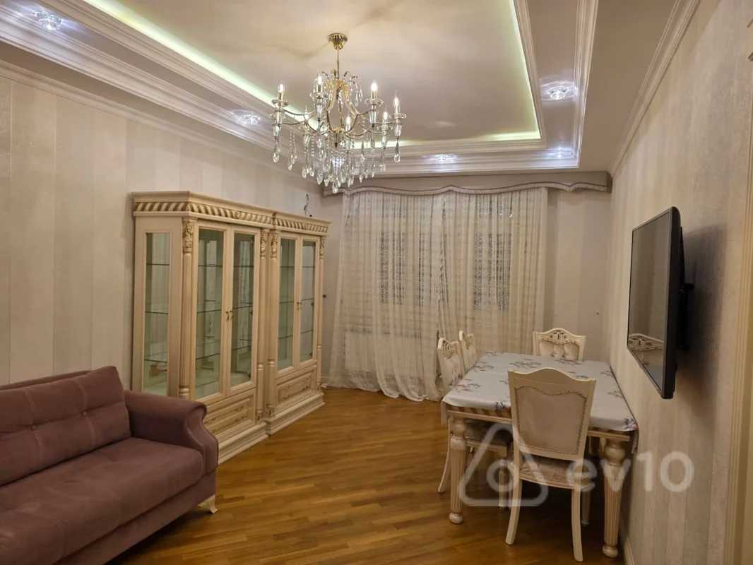 Kirayə verilir 3 otaqlı yeni tikili 110 m²