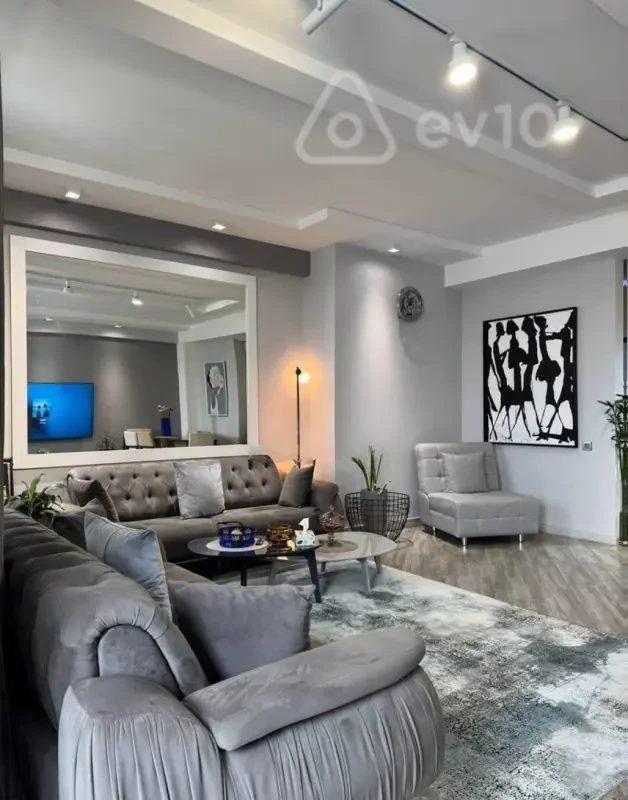 Satılır 2 otaqlı yeni tikili 80 m²