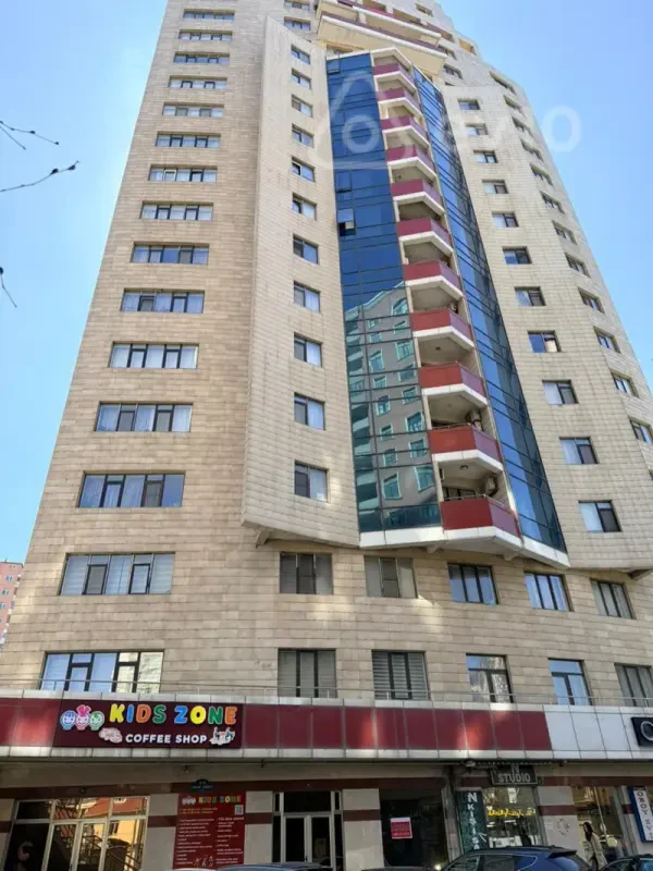 Satılır 3 otaqlı yeni tikili 160 m²