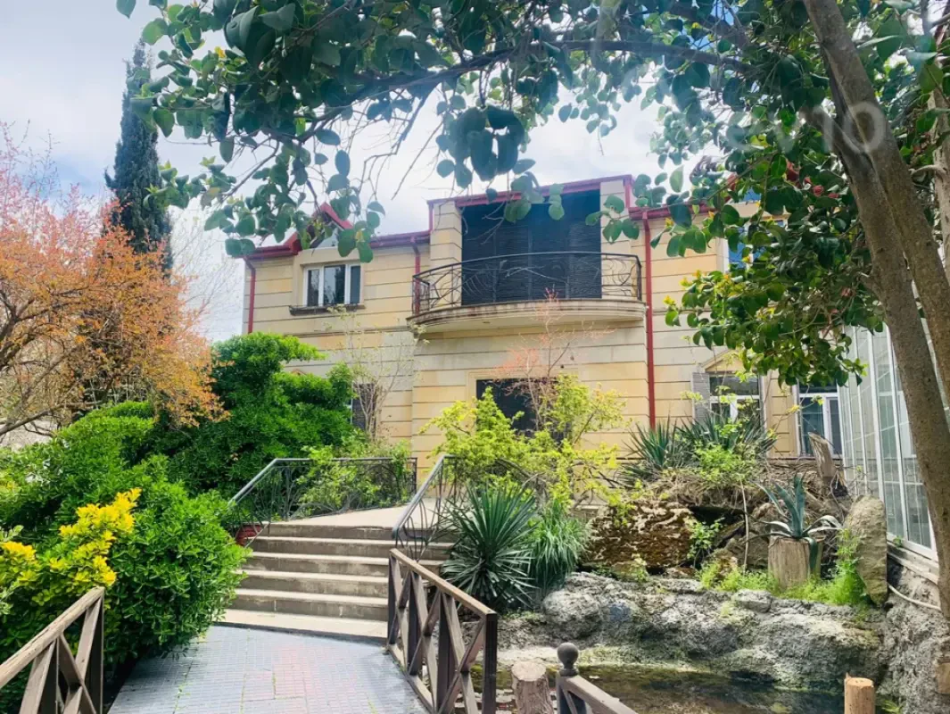 Kirayə verilir 5 otaqlı həyət evi 225 m²