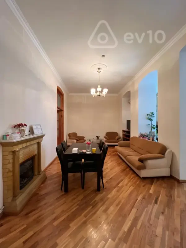 Kirayə verilir 3 otaqlı köhnə tikili 110 m²