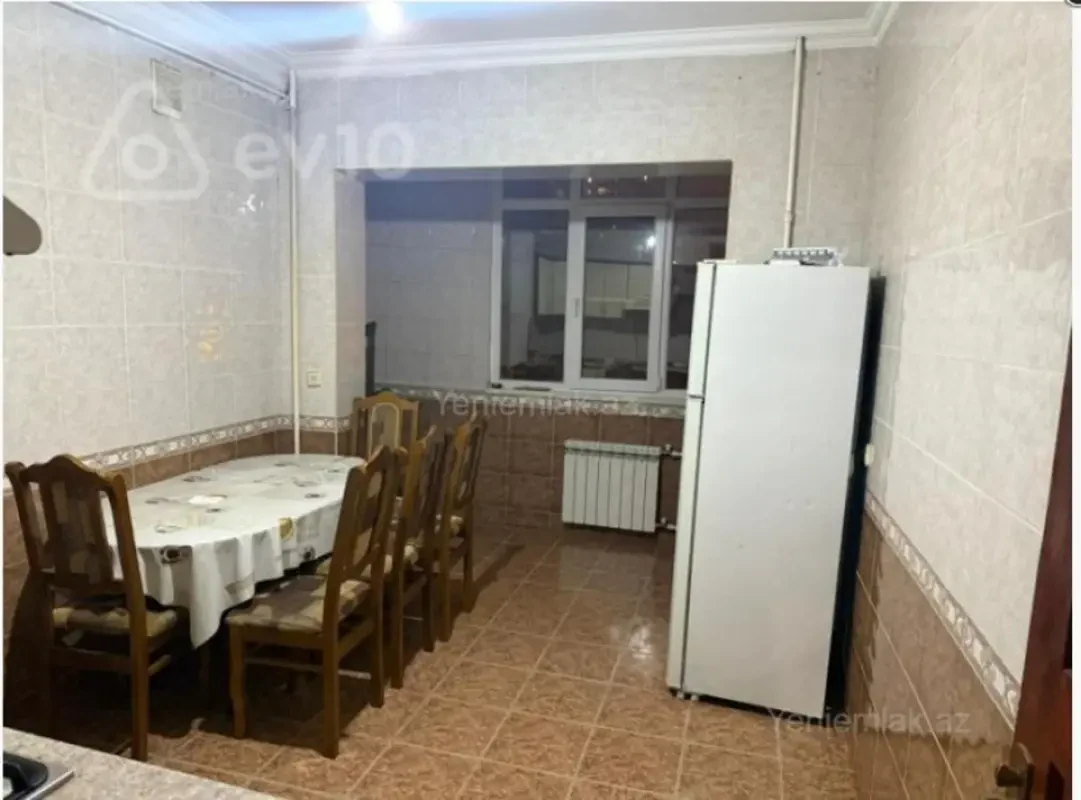 Kirayə verilir 2 otaqlı köhnə tikili 70 m²