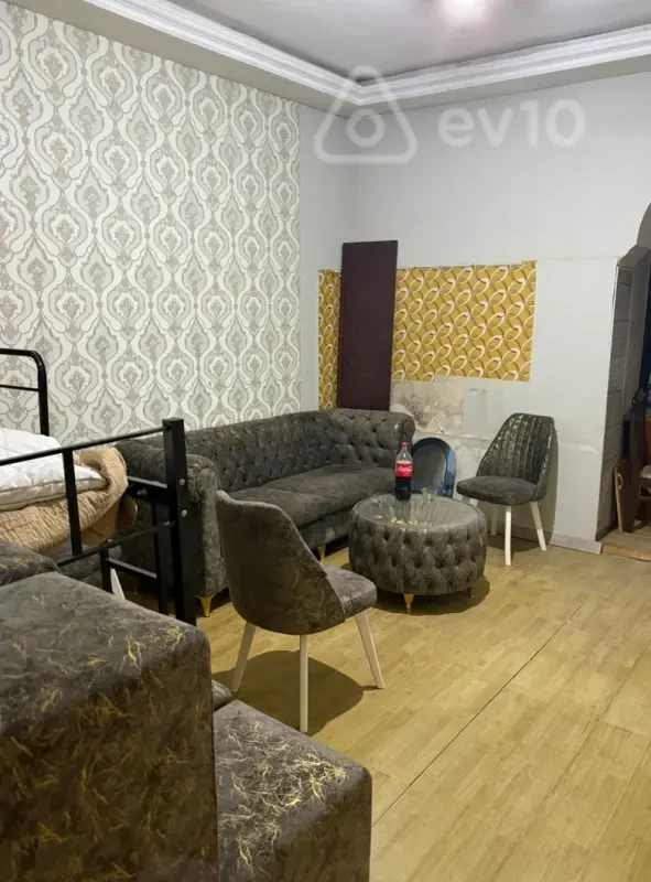 Kirayə verilir 3 otaqlı köhnə tikili 80 m²