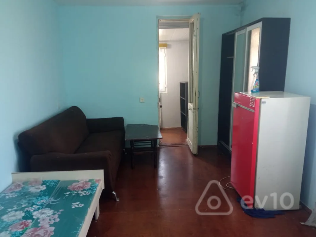 Kirayə verilir 2 otaqlı köhnə tikili 45 m²