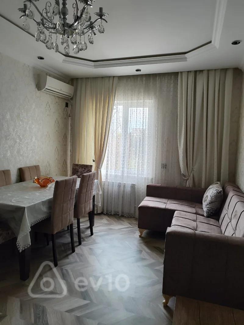 Kirayə verilir 2 otaqlı köhnə tikili 55 m²