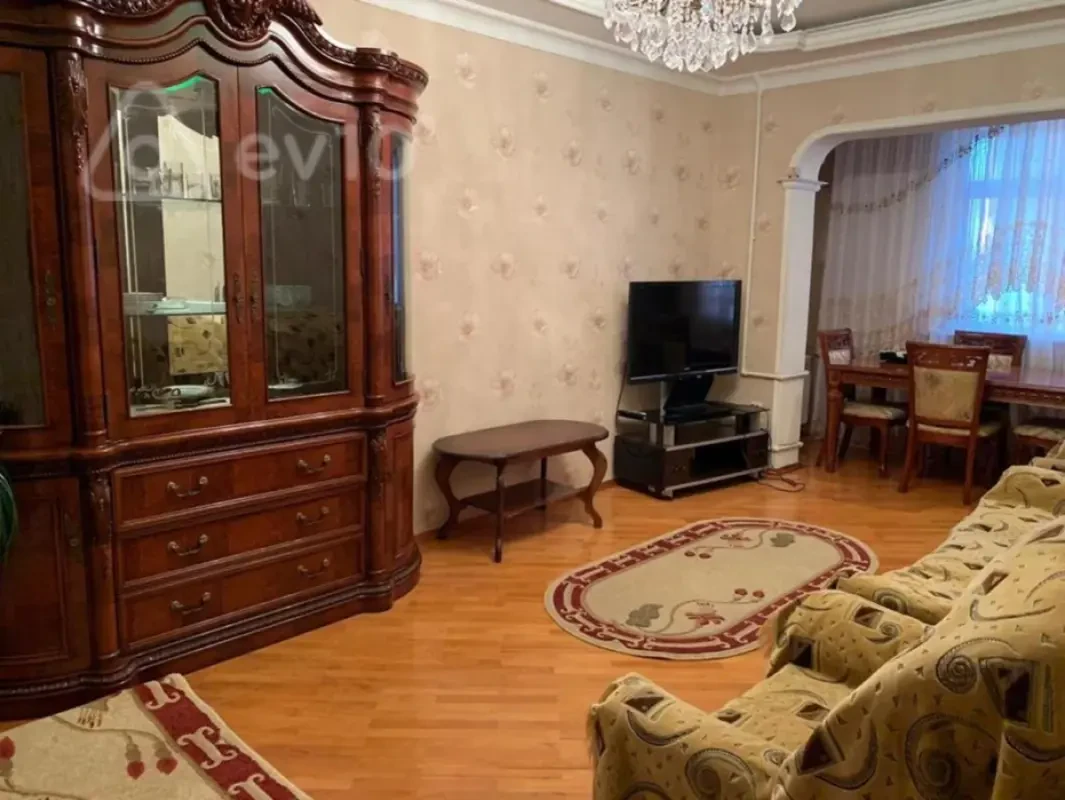 Kirayə verilir 3 otaqlı köhnə tikili 90 m²