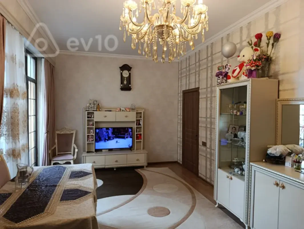 Kirayə verilir 3 otaqlı yeni tikili 120 m²