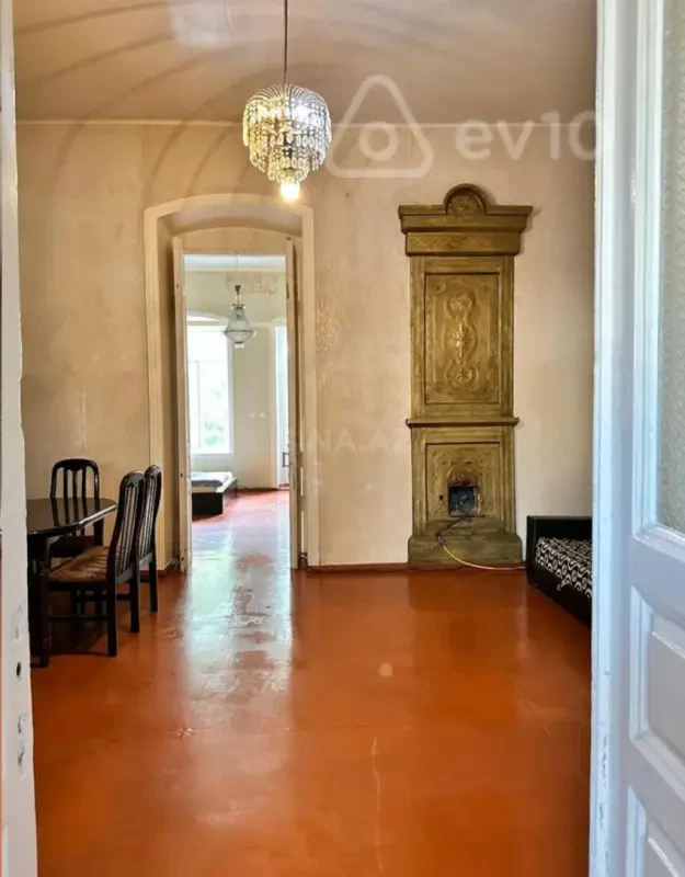 Satılır 5 otaqlı köhnə tikili 135 m²