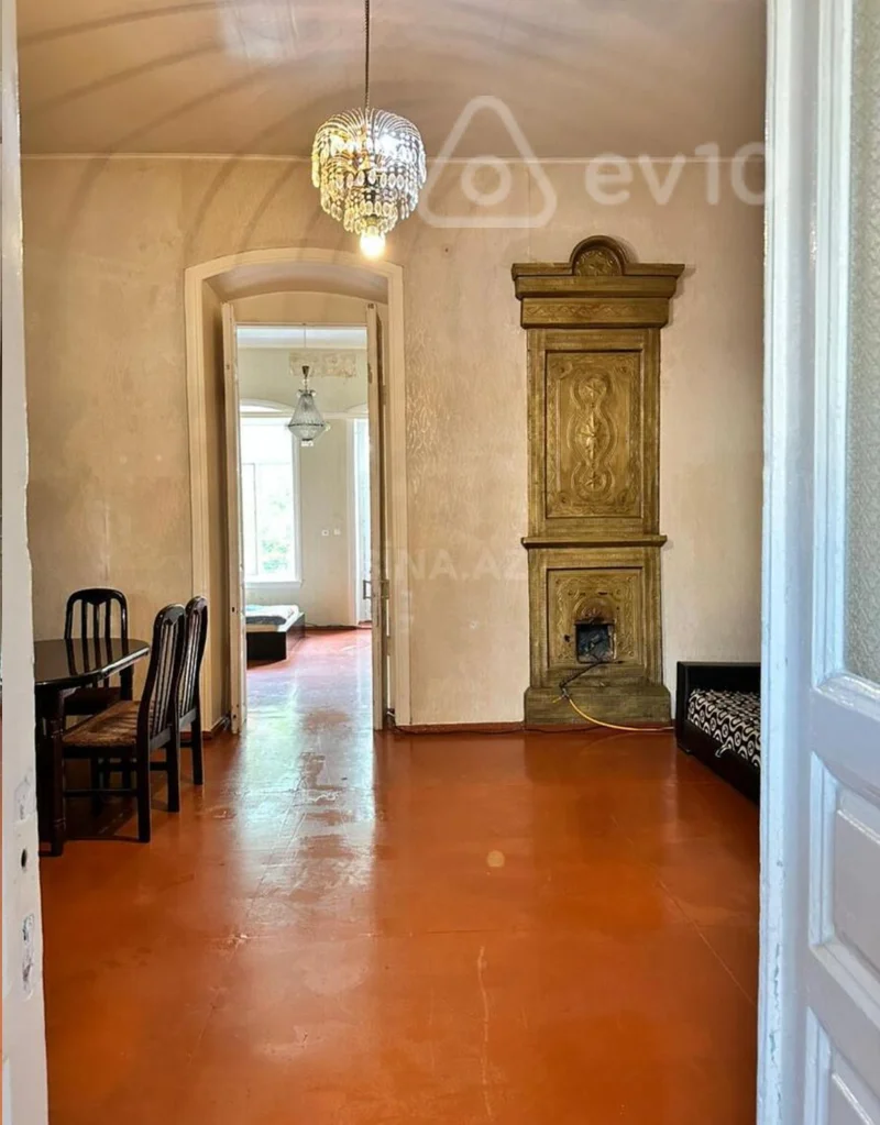 Satılır 5 otaqlı köhnə tikili 135 m²