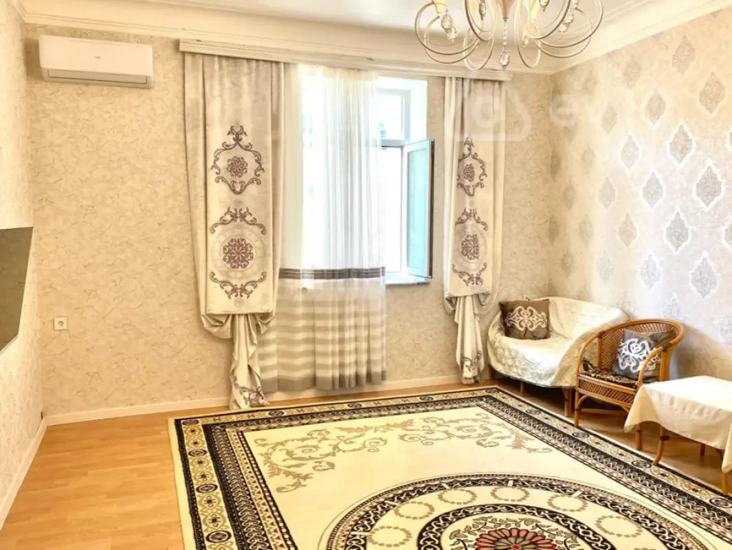 Kirayə verilir 2 otaqlı köhnə tikili 60 m²