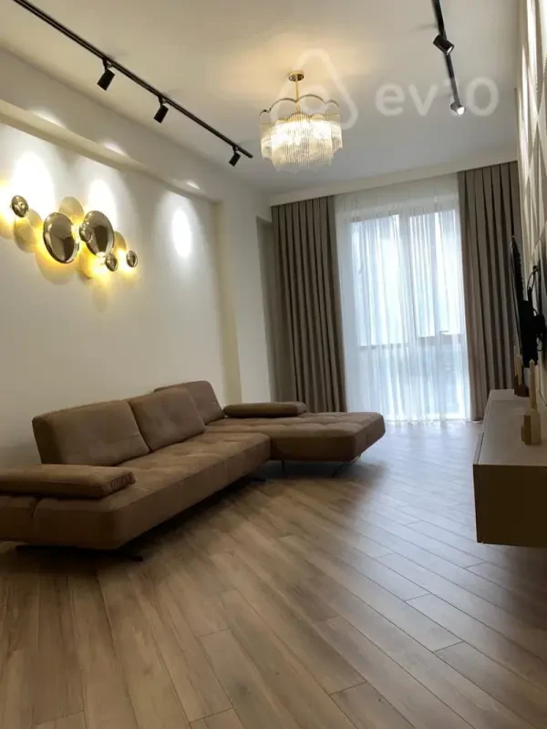 Kirayə verilir 2 otaqlı yeni tikili 80 m²
