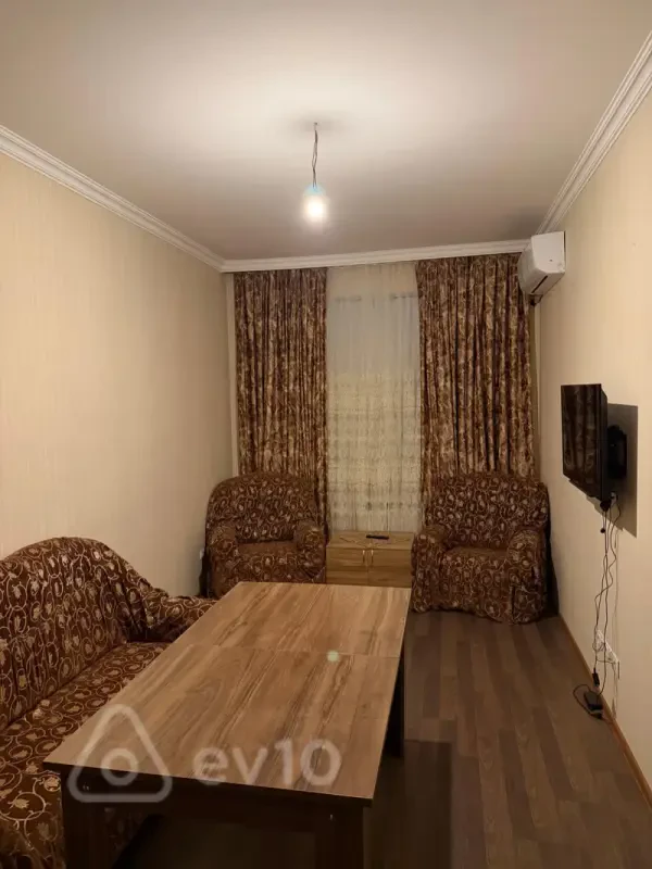 Kirayə verilir 3 otaqlı köhnə tikili 77 m²