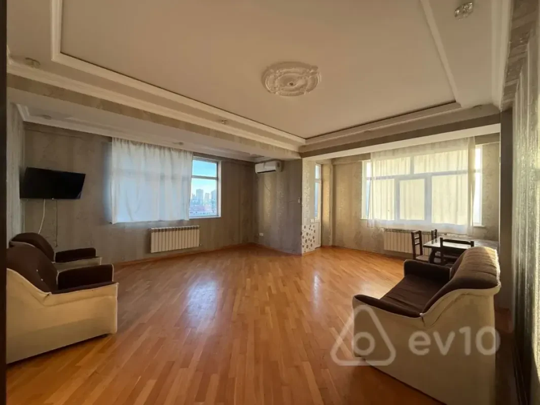 Kirayə verilir 2 otaqlı yeni tikili 100 m²