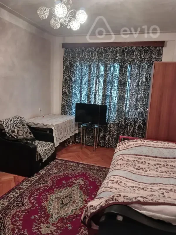 Kirayə verilir 1 otaqlı köhnə tikili 35 m²