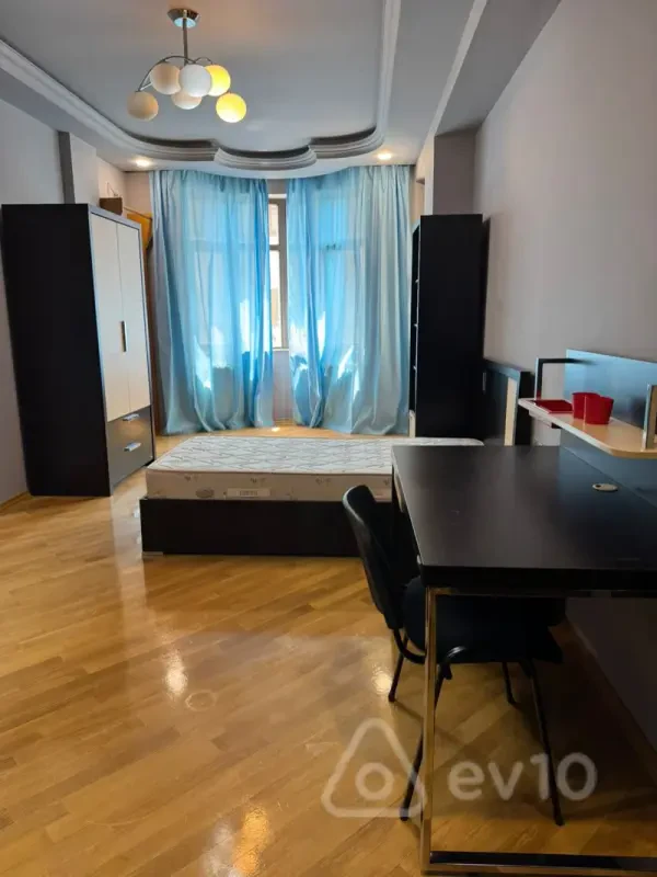 Kirayə verilir 3 otaqlı yeni tikili 115 m²