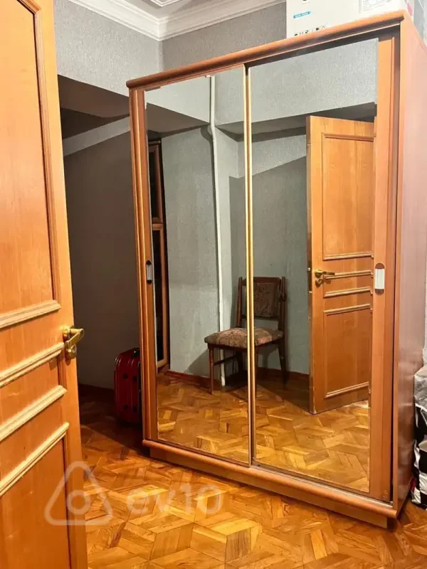 Kirayə verilir 3 otaqlı köhnə tikili 95 m²