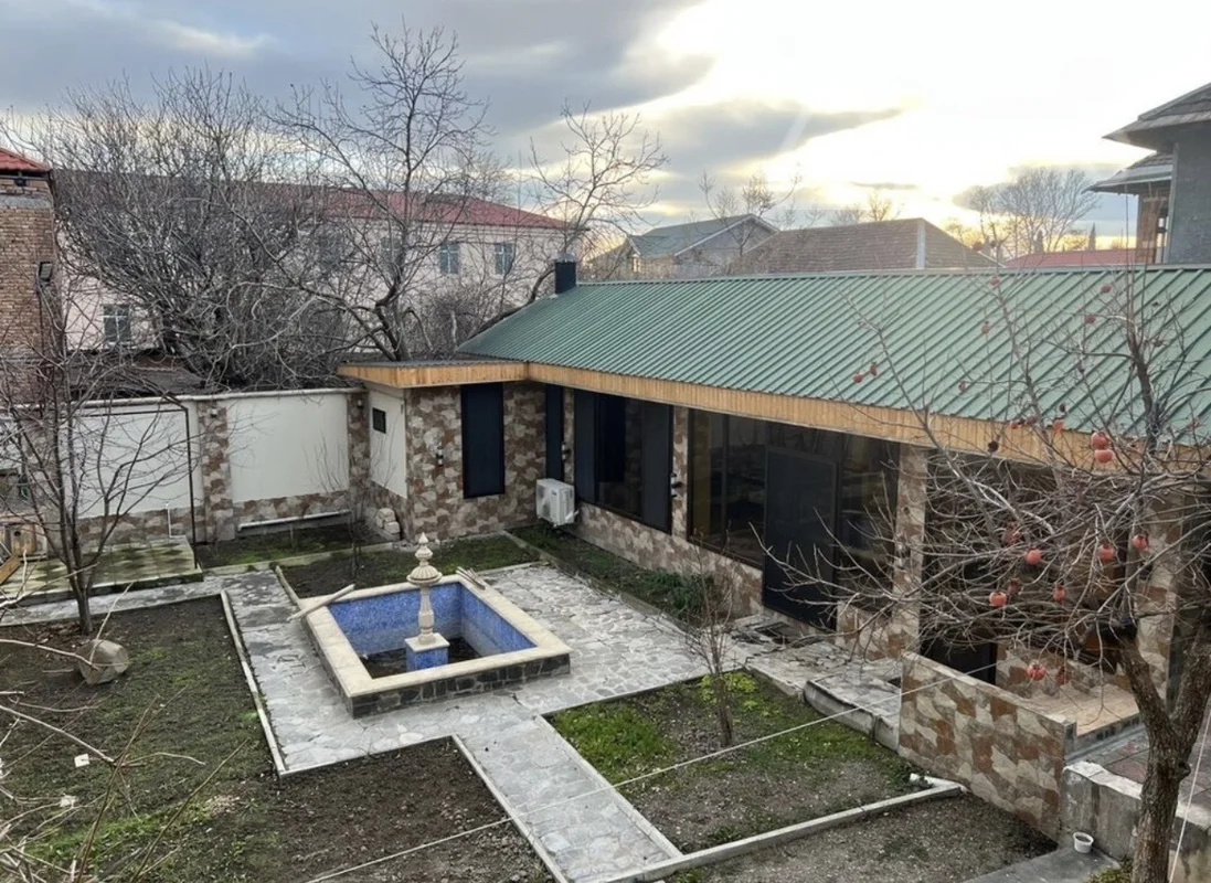 Satılır 5 otaqlı həyət evi 130 m²