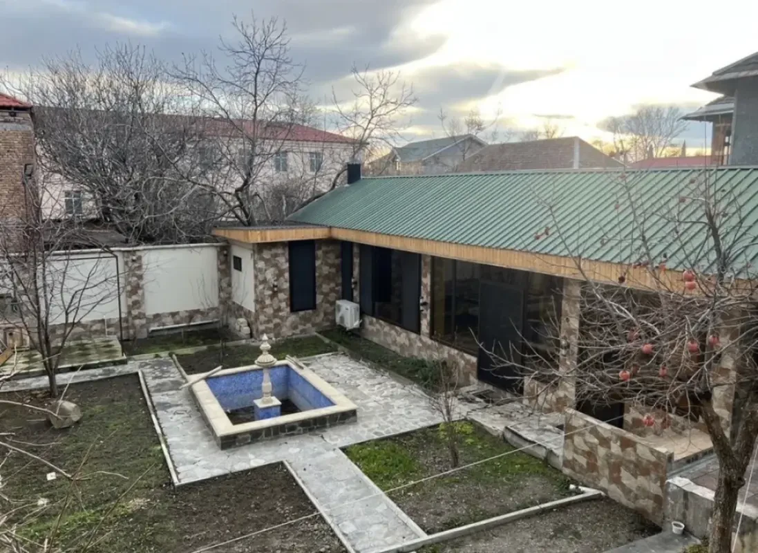 Satılır 5 otaqlı həyət evi 130 m²