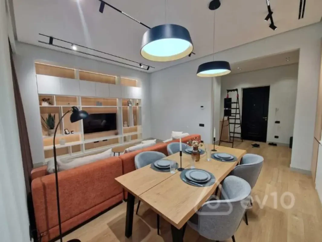 Kirayə verilir 2 otaqlı yeni tikili 74 m²