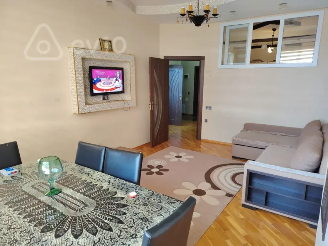 Kirayə verilir 2 otaqlı yeni tikili 60 m²