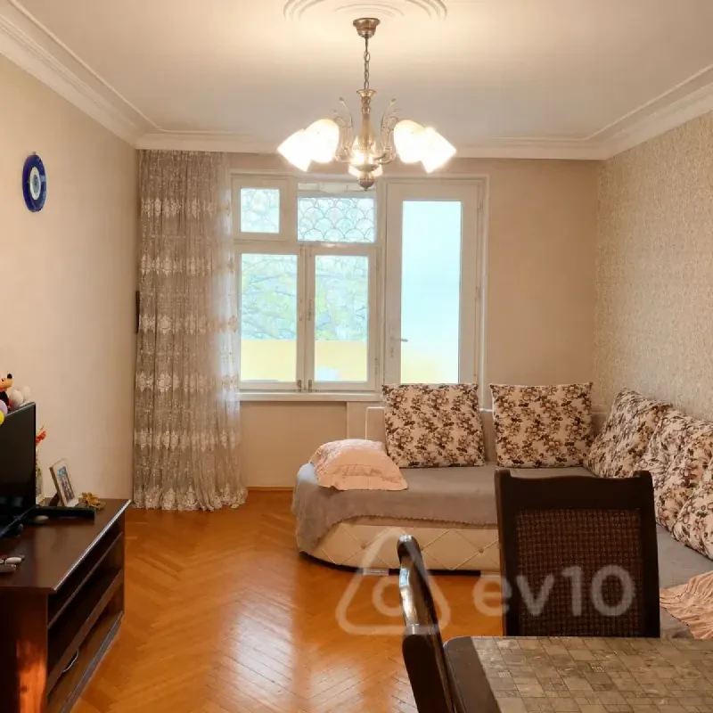 Satılır 3 otaqlı köhnə tikili 85 m²