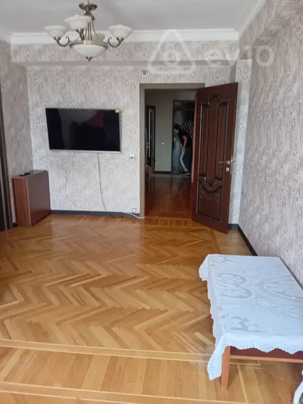Kirayə verilir 3 otaqlı köhnə tikili 70 m²