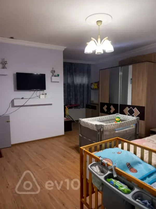 Kirayə verilir 3 otaqlı köhnə tikili 80 m²