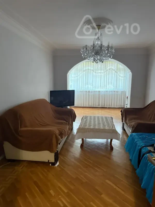 Kirayə verilir 3 otaqlı köhnə tikili 95 m²