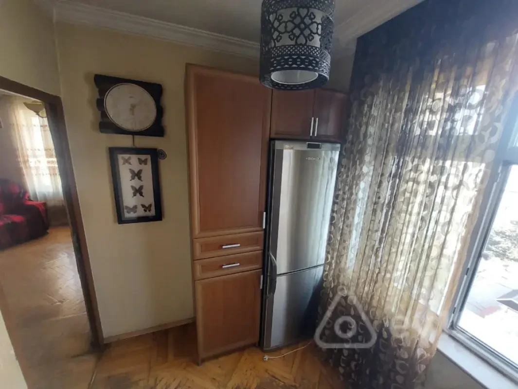 Kirayə verilir 1 otaqlı köhnə tikili 50 m²