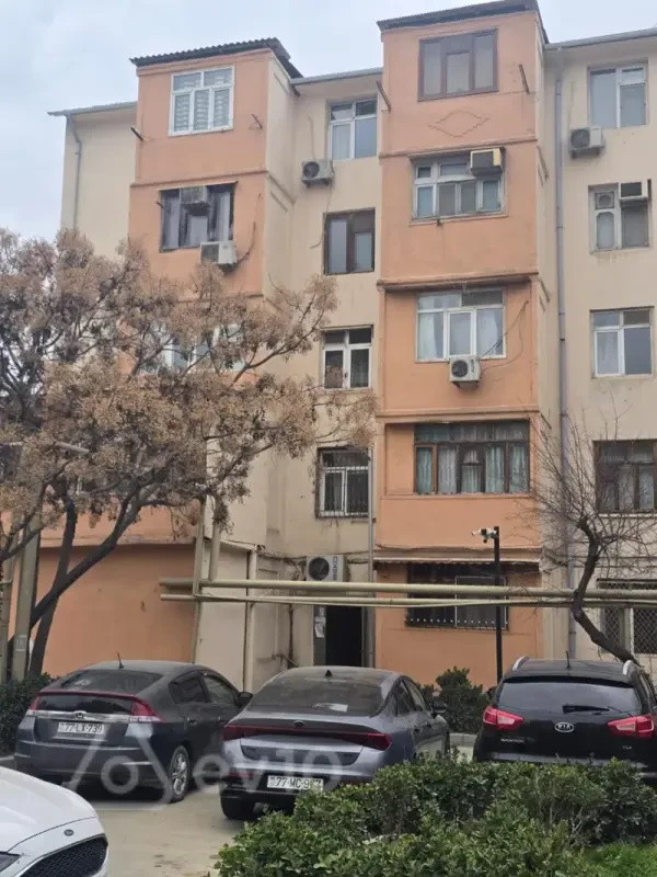 Satılır 2 otaqlı köhnə tikili 45 m²