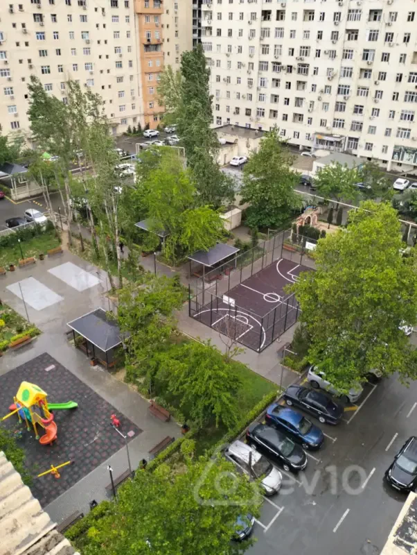Satılır 2 otaqlı köhnə tikili 45 m²