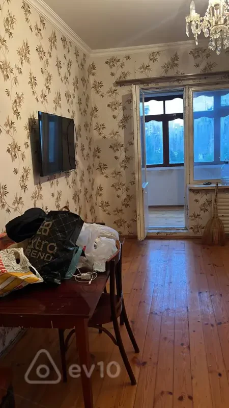 Kirayə verilir 2 otaqlı köhnə tikili 45 m²