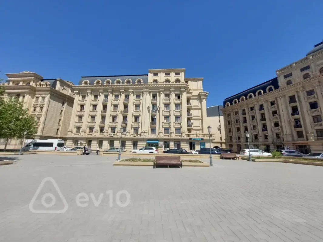 Satılır 3 otaqlı yeni tikili 133 m²