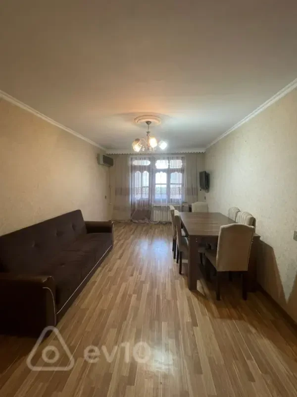 Kirayə verilir 3 otaqlı köhnə tikili 75 m²