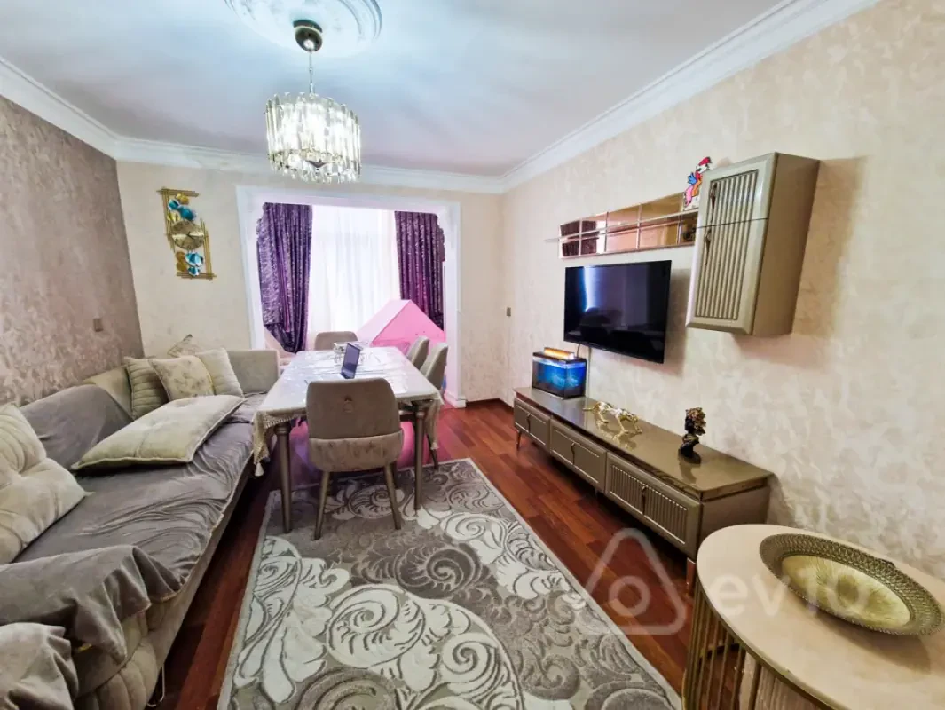Satılır 3 otaqlı köhnə tikili 72 m²