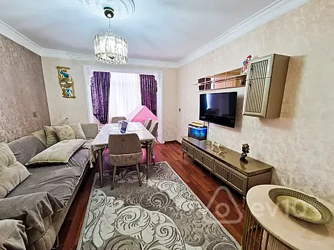 Satılır 3 otaqlı köhnə tikili 72 m² — Bakı, Nizami 3 otaq 72.00 m²