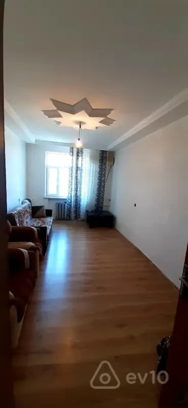 Satılır 3 otaqlı köhnə tikili 70 m²