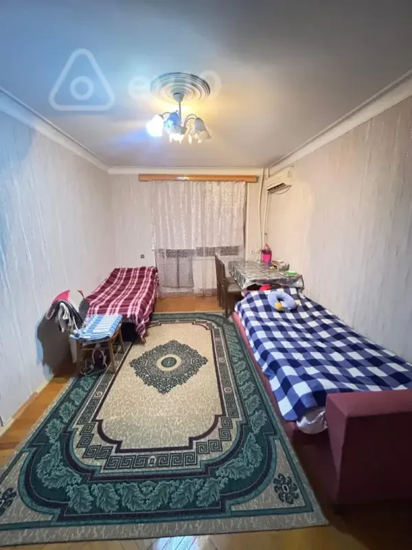 Kirayə verilir 2 otaqlı köhnə tikili 65 m²