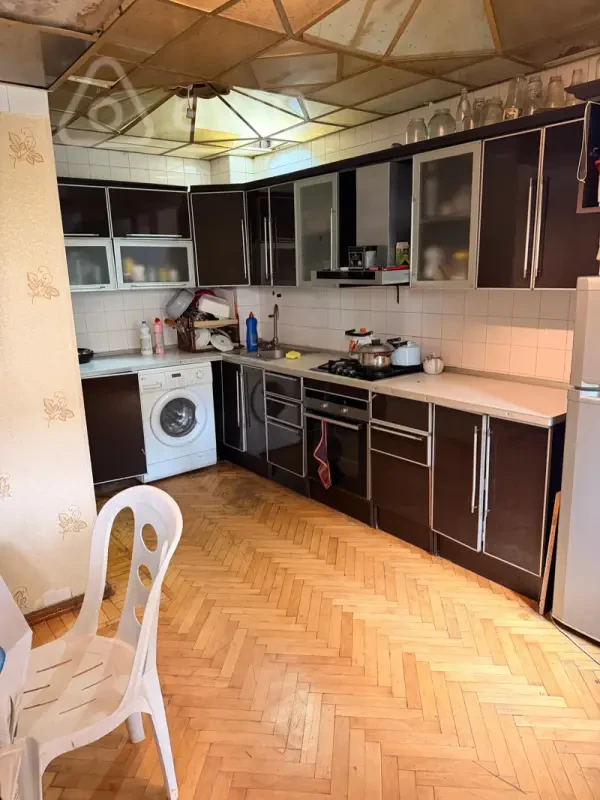 Kirayə verilir 3 otaqlı köhnə tikili 80 m²