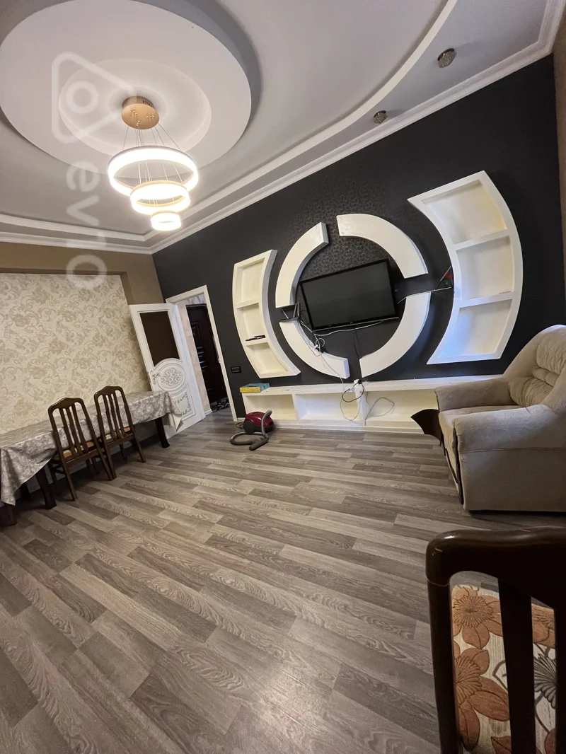Kirayə verilir 3 otaqlı yeni tikili 100 m²