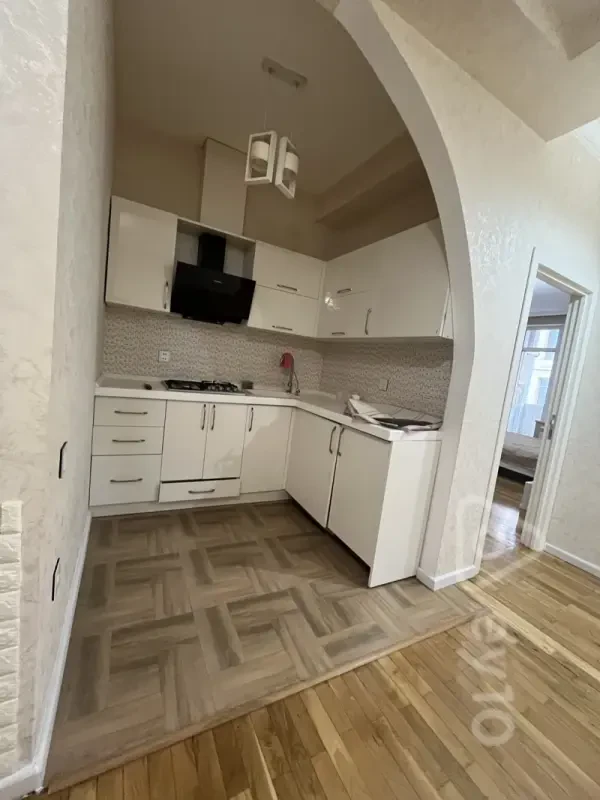 Kirayə verilir 3 otaqlı yeni tikili 120 m²