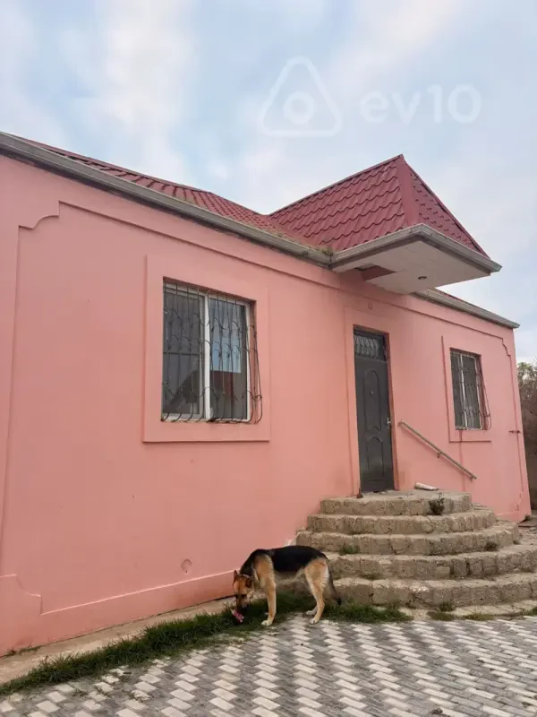 Satılır 4 otaqlı həyət evi 140 m²