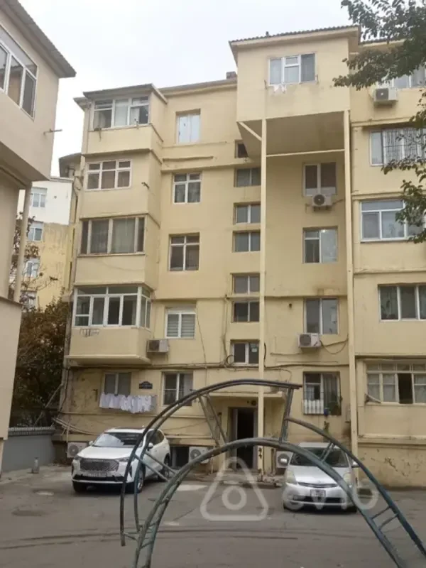 Satılır 1 otaqlı köhnə tikili 33 m²