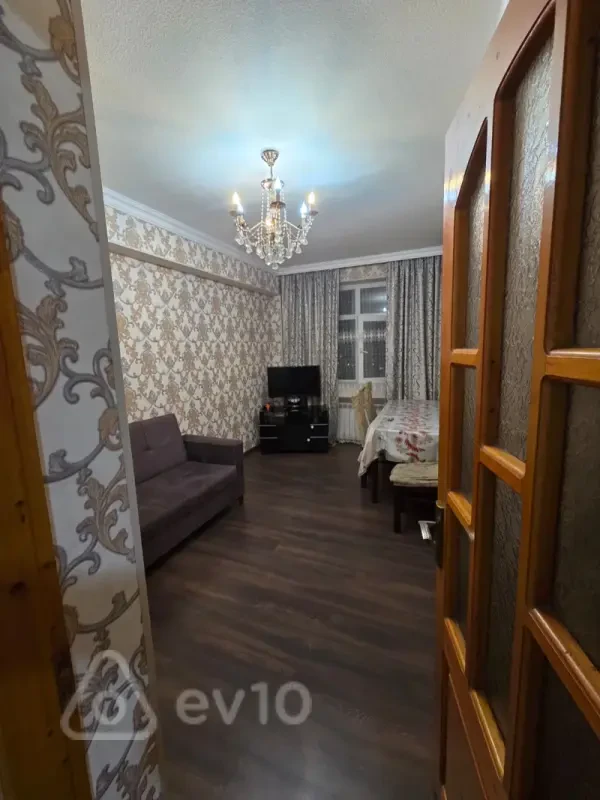 Kirayə verilir 2 otaqlı köhnə tikili 45 m²