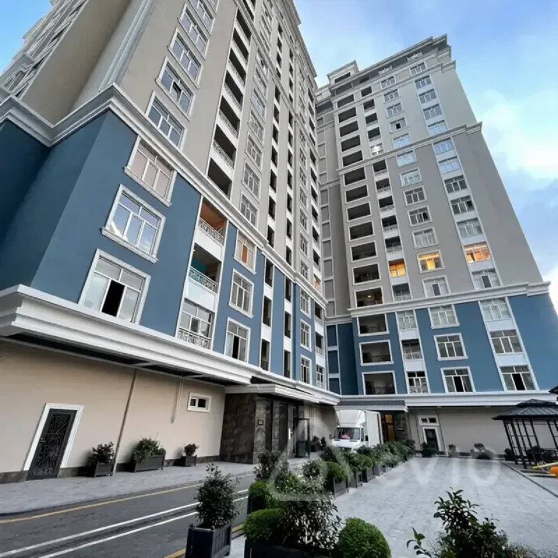 Kirayə verilir 2 otaqlı yeni tikili 77 m²