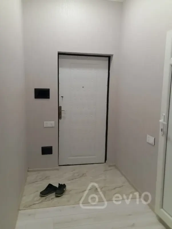 Kirayə verilir 2 otaqlı yeni tikili 50 m²